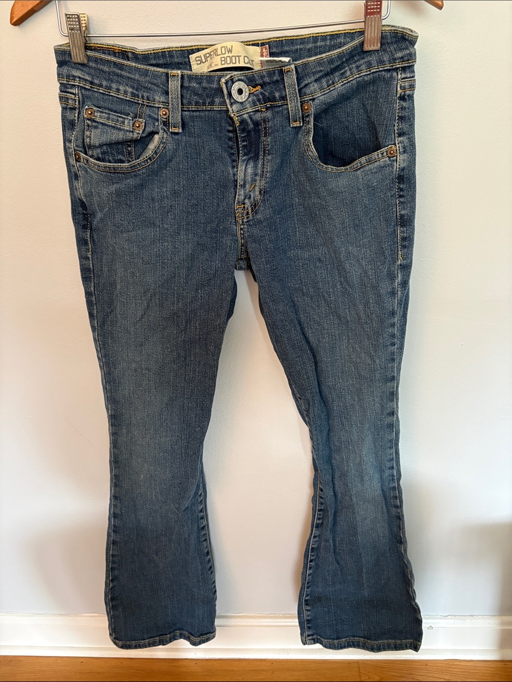 Levi's Women's Bootcut Jeans in Medium Wash Blue